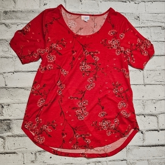 Lularoe Morgan Red Floral Print T-Shirt Ruched Sleeve NWOT - Picture 3 of 6